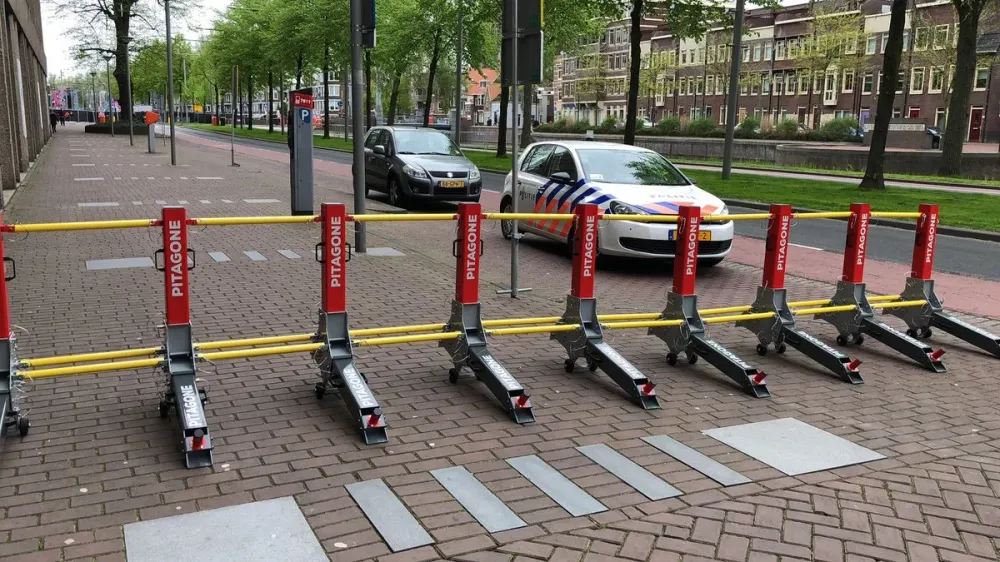 Mobil Anti-Terror Fordonsbarriär -F11- (HVM-certifierad)