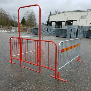 Kravallstaket med portal och grind (2,3m)