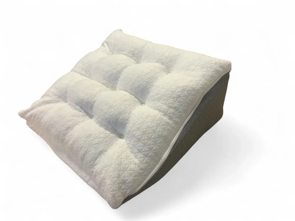 CozyWedge – Din vadderade kilformade huvudkudde med tvättbart överdrag. NYHET!