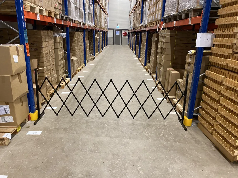 Flexibarrier Dragspelsgrind - Basic med bas - (2,7 m, svart)