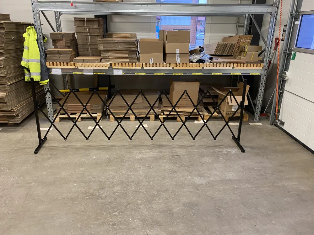 Flexibarrier Dragspelsgrind - Basic med bas - (2,7 m, svart)