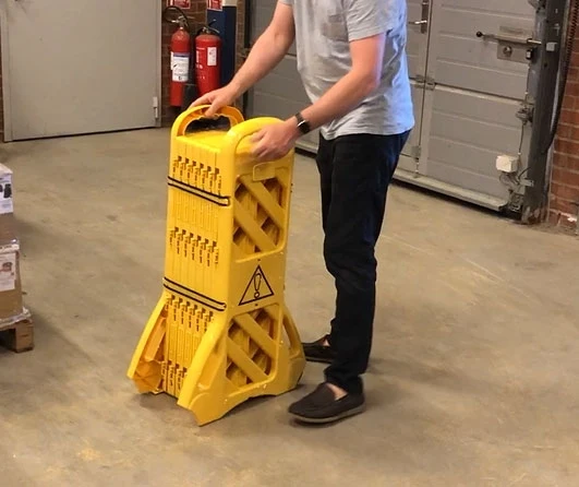 Portabelt avspärrningsdragspel (4m)