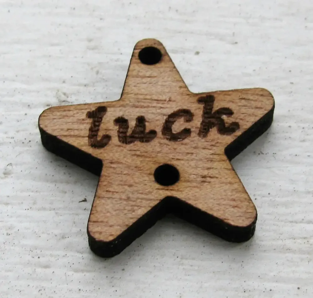 Connector Trä -Stjärna "luck" 25mm 1 styck