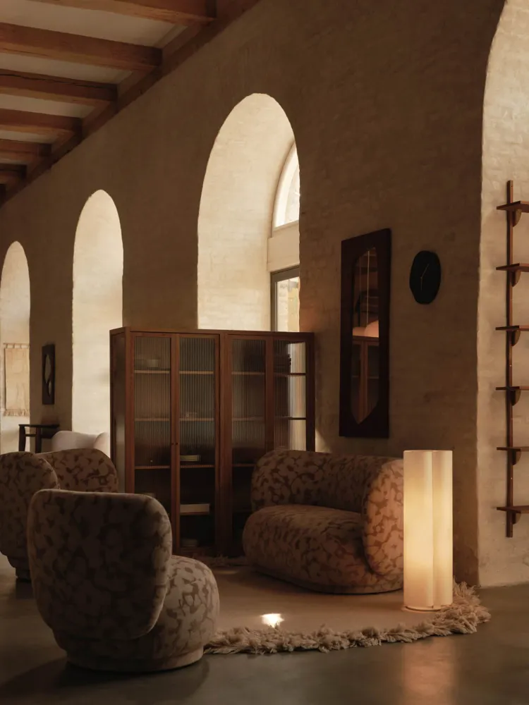 Boe Floor Lamp - Silver/Natural Drainage Covers