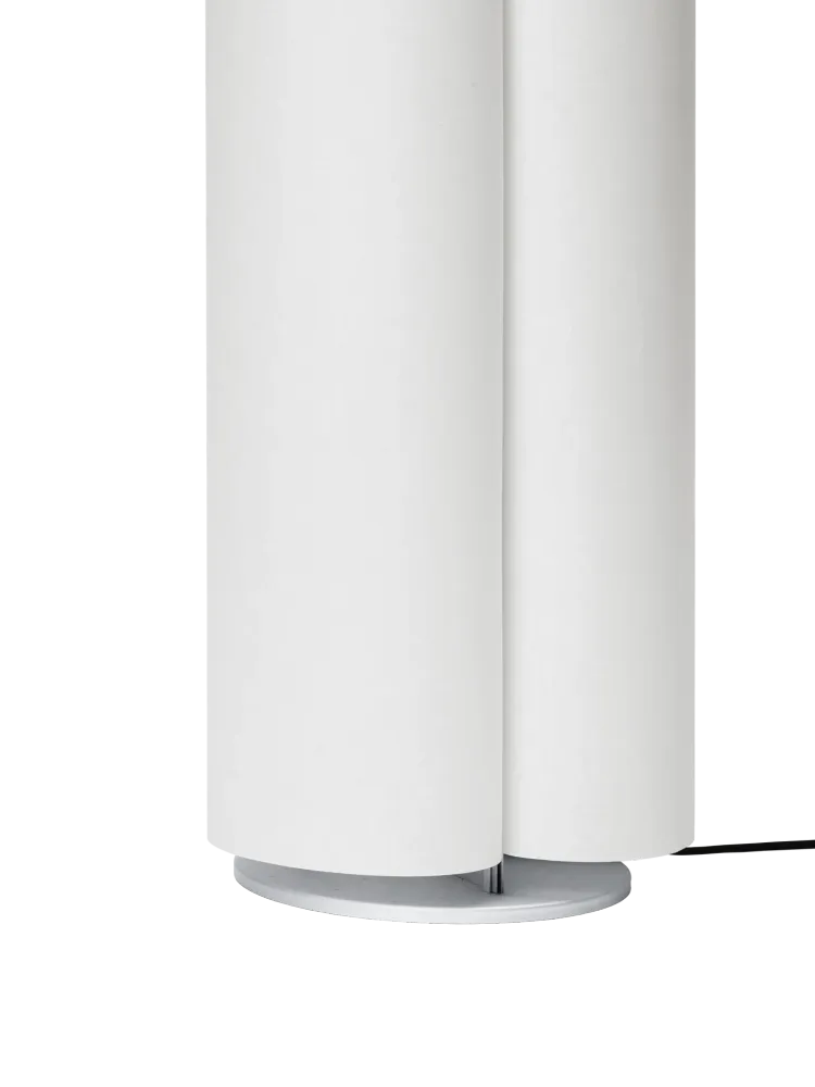 Boe Floor Lamp - Silver/Natural Drainage Covers