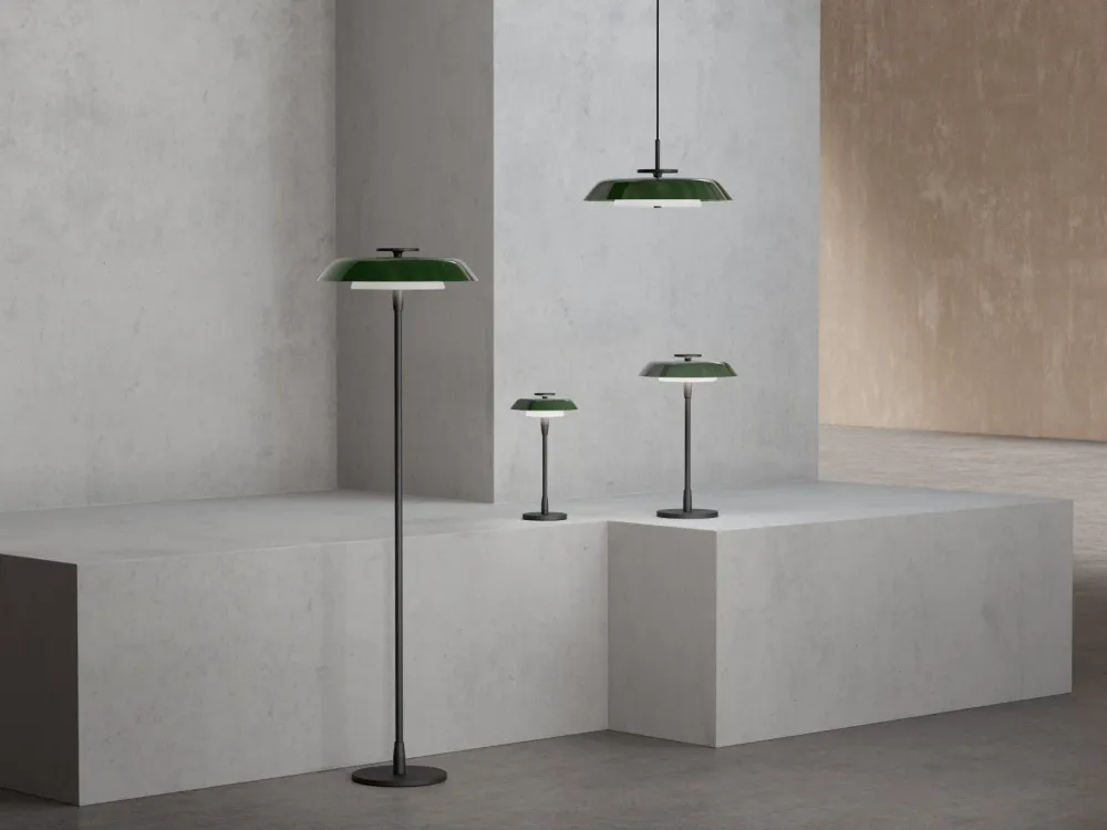Golvlampa Horisont 141cm mattsvart/skogsgrön