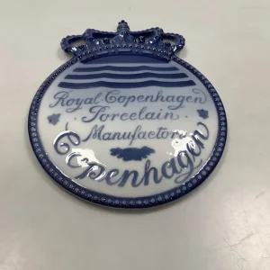 Royal Copenhagen Engelsk Forhandler Skilt med Krone, tidlig