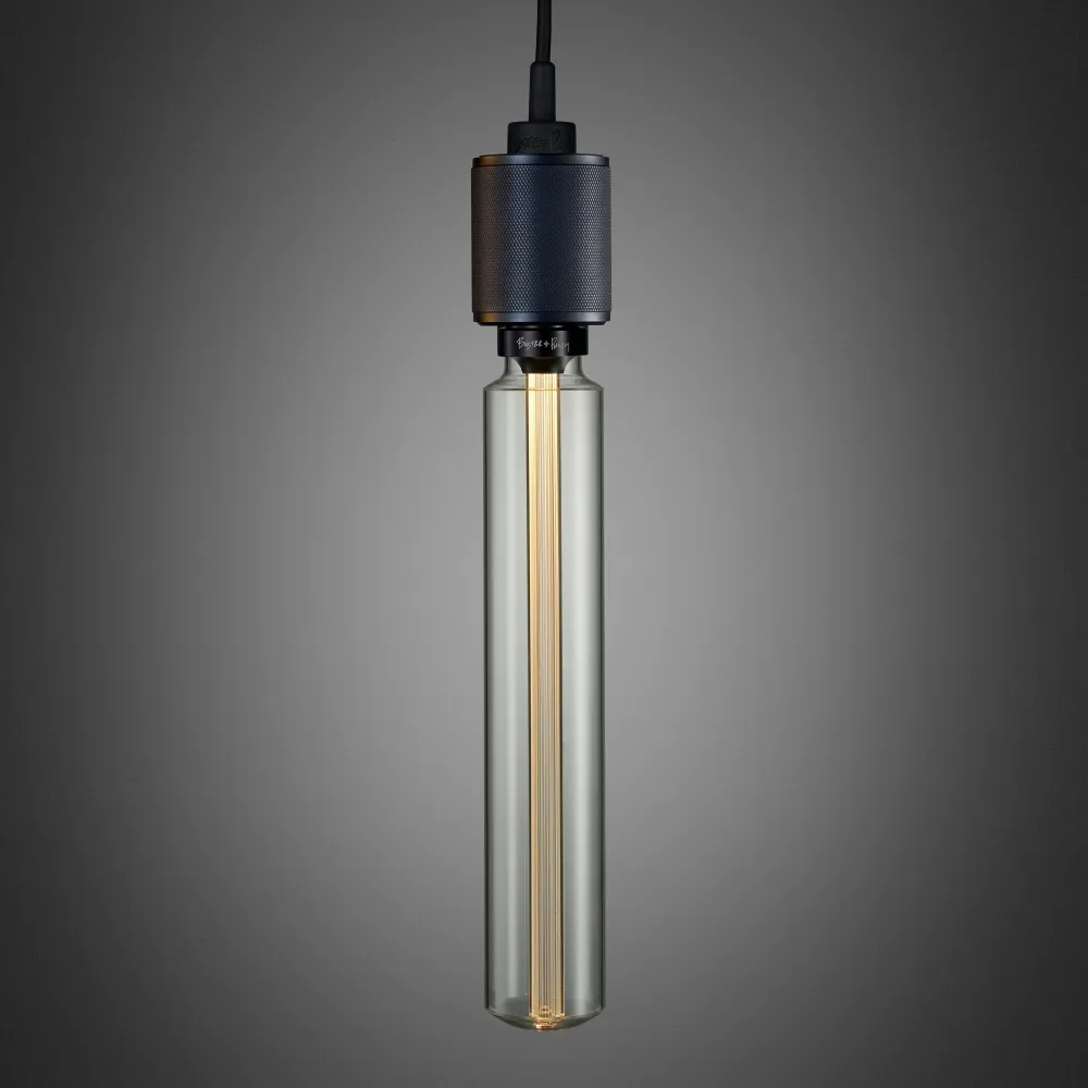 Heavy Metal-pendellampa i brunerad antique finish • Buster + Punch