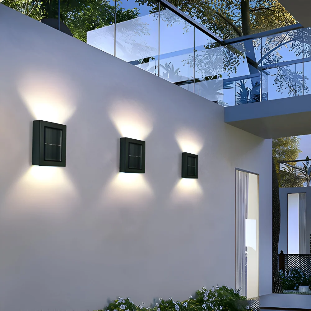 LumiSun – Solenergi Vägglampa med Duplicera Ljusspridning | Vattentät Utomhusbelysning LED IP65