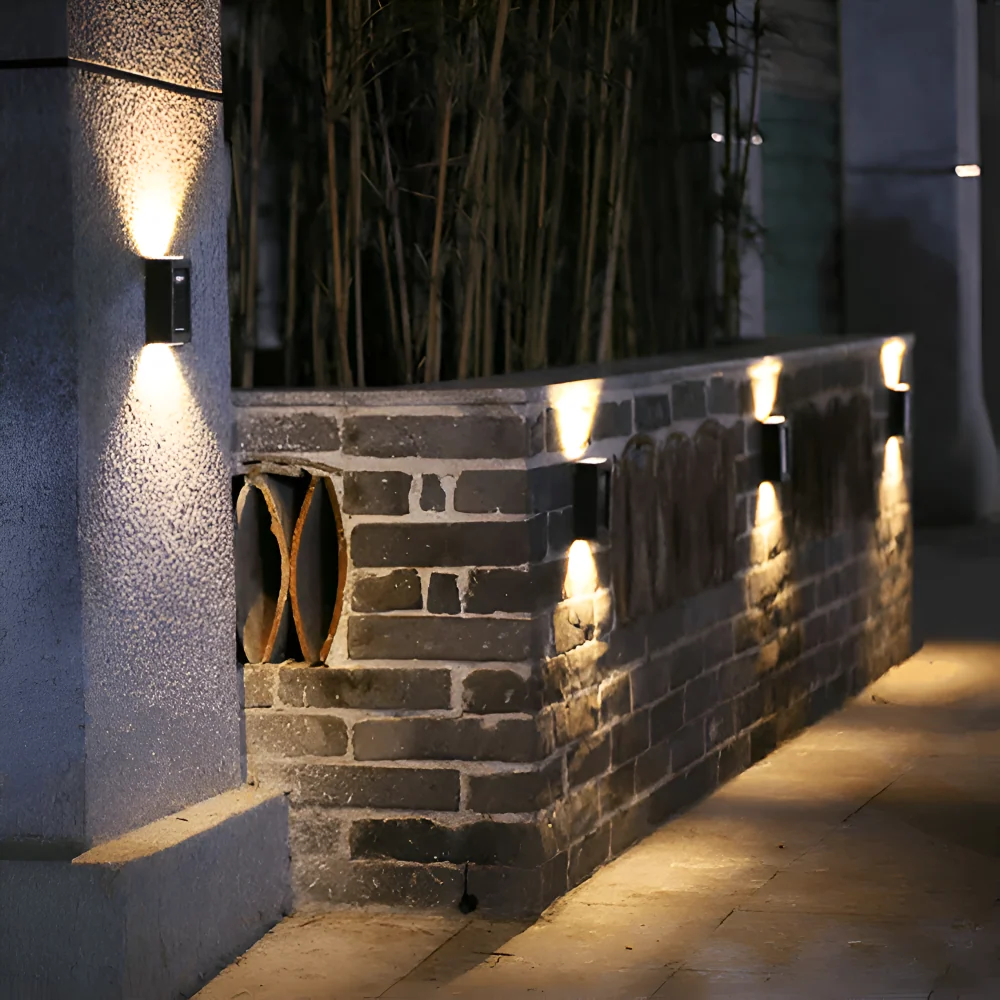 LumiSun – Solenergi Vägglampa med Duplicera Ljusspridning | Vattentät Utomhusbelysning LED IP65