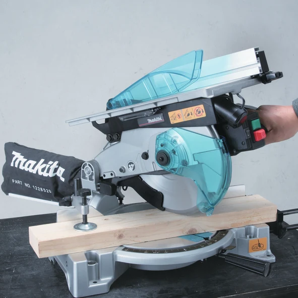 Makita Klyv-, kap- och gersåg LH1040F 1650W