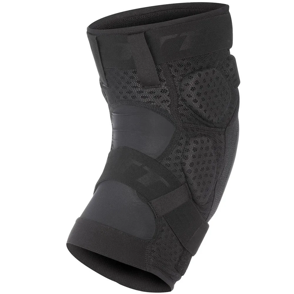 Kneeier Scott Grenade guards Evo Hybrid Black