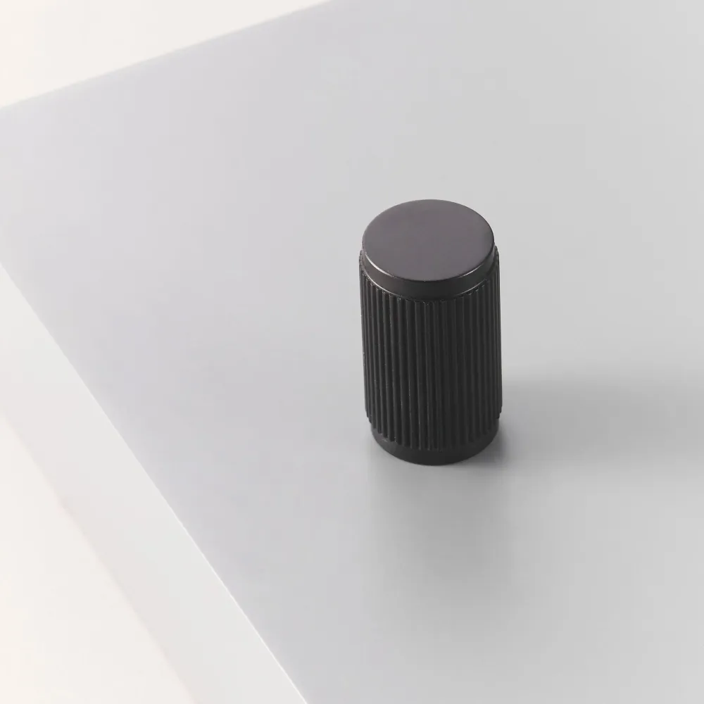 Knopp 3100 | Räfflad | Svart