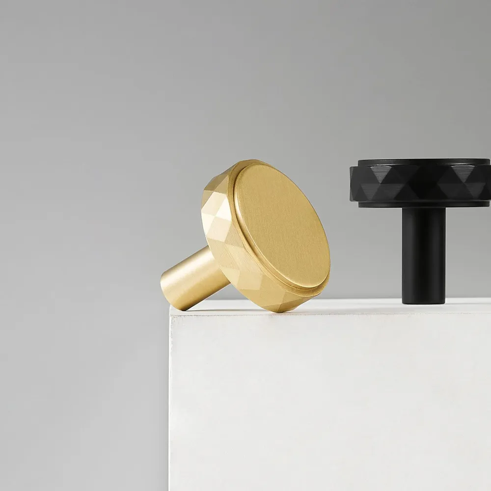 Knopp 3119 | Diamant | Mässing