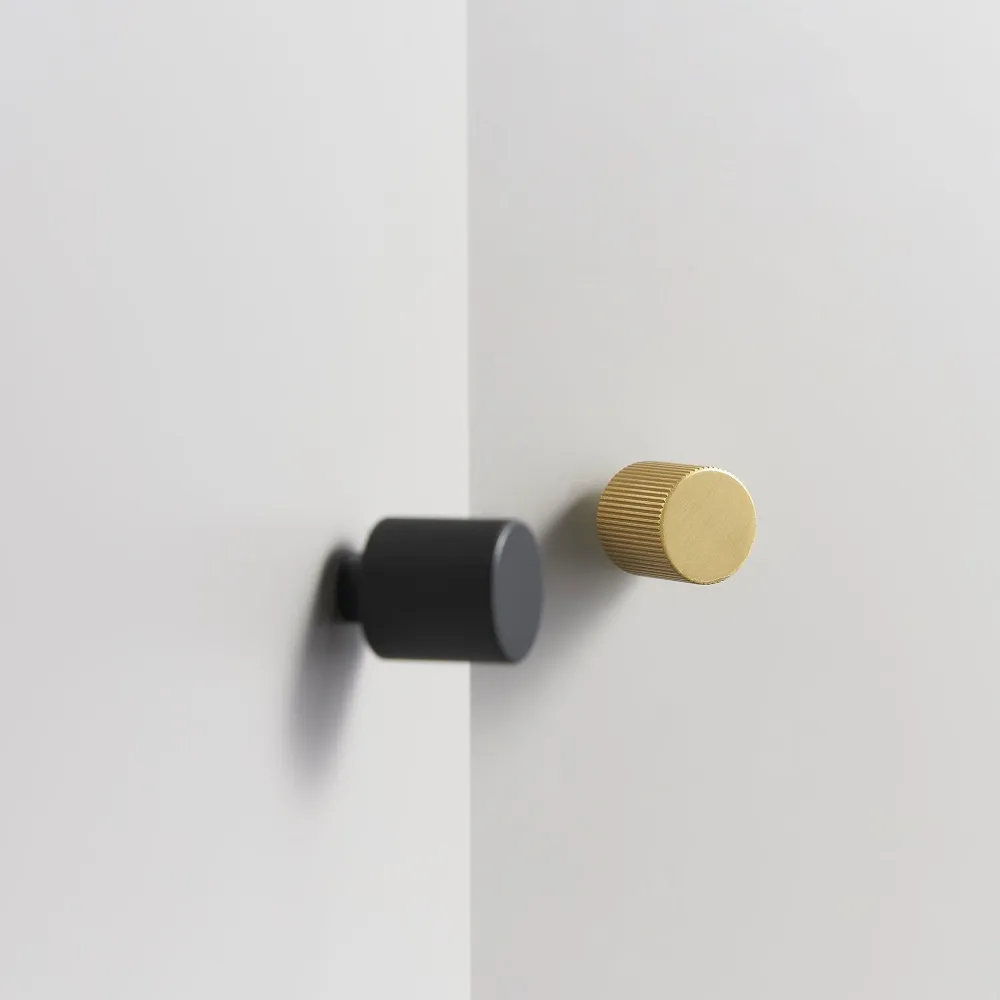 Knopp 3138 | Räfflad | Svart