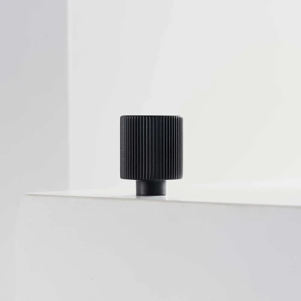 Knopp 3138 | Räfflad | Svart