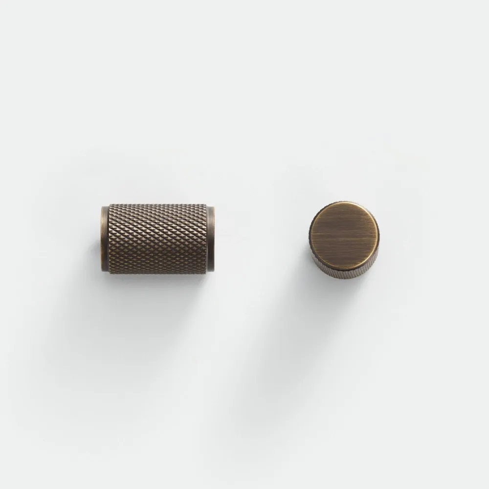 Knopp CH035 | Lättrad | Antik Mässing