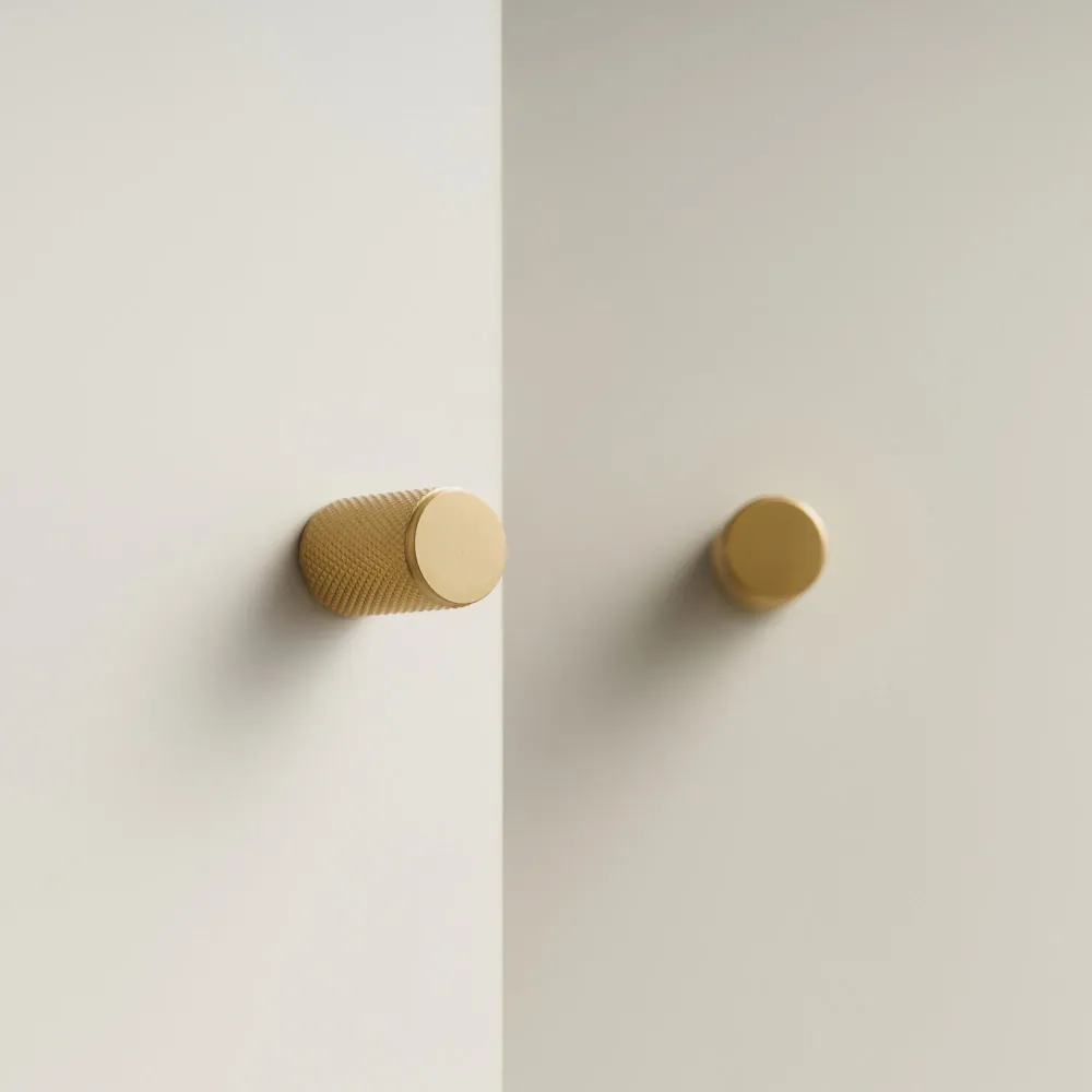 Knopp CH035 | Lättrad | Mässing