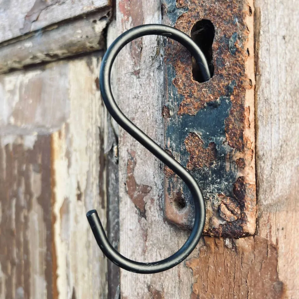 S-krok i svart metall - 1 st