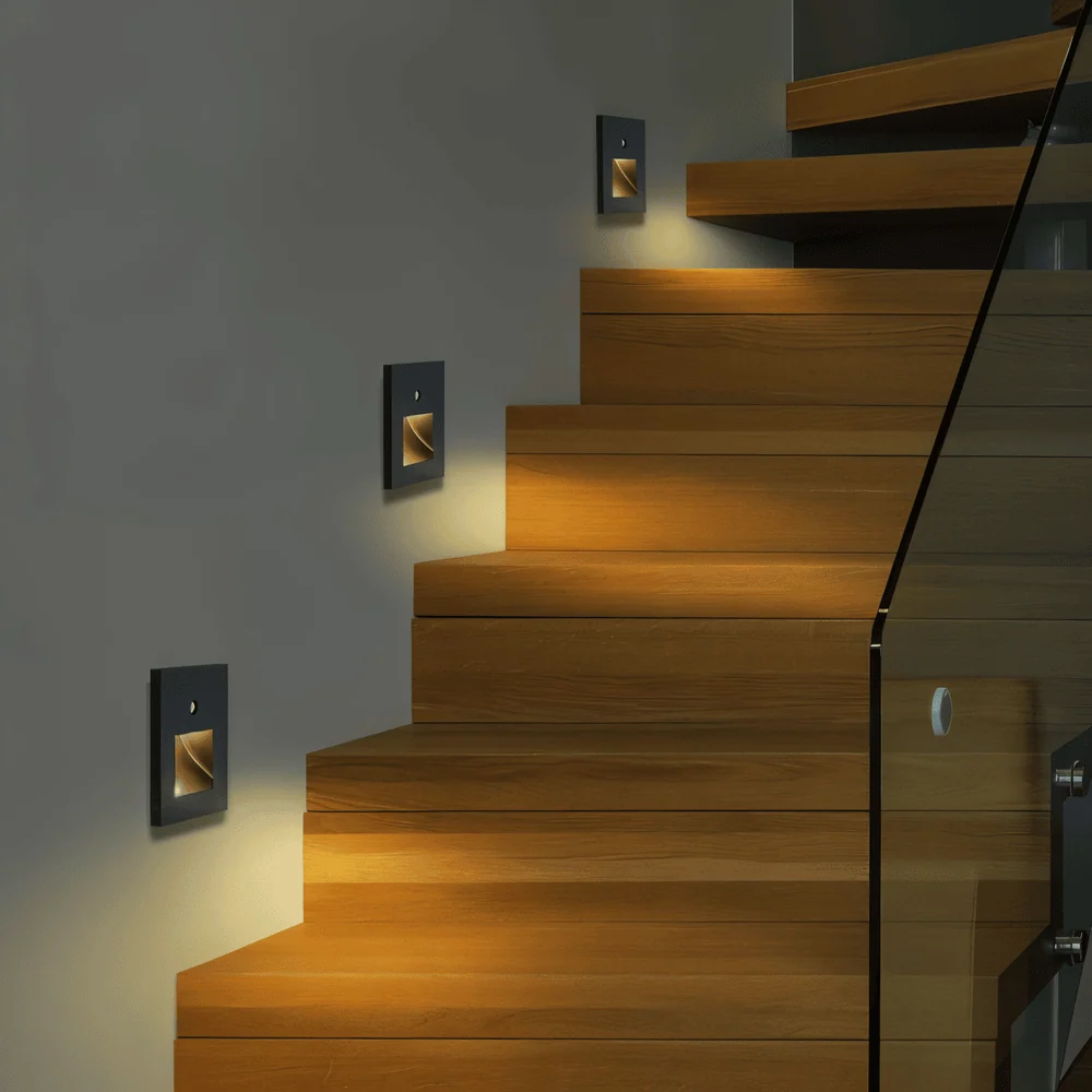 LumiStep Vägglampa - Infälld Vägglampa med Rörelsesensor För Trappor Silver