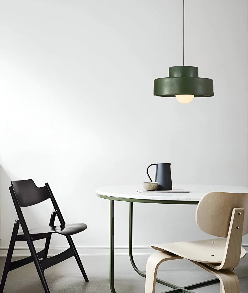 NostalSabi – Färgstark Wabi Sabi Pendellampa i Röd Macaron-Design Svart