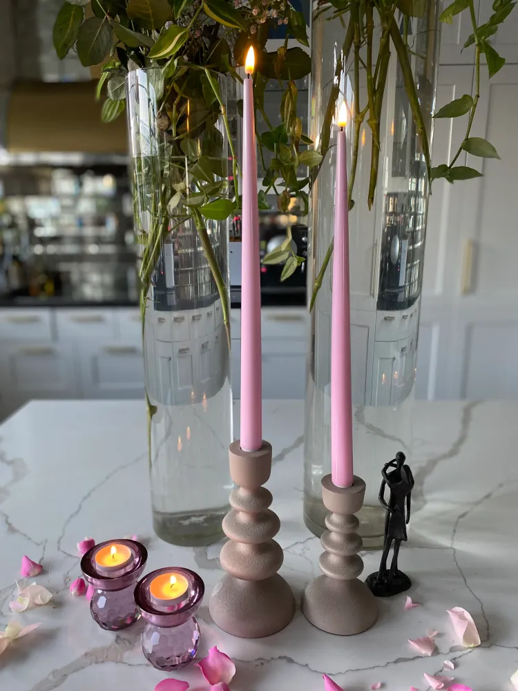 Dimmbar Varmvit LED ljus, fuchsia, höga 38 cm, middagsljus