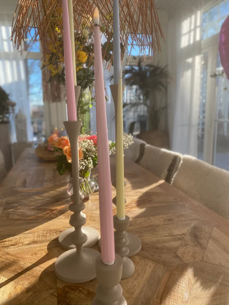 Dimmbar Varmvit LED ljus, fuchsia, höga 38 cm, middagsljus