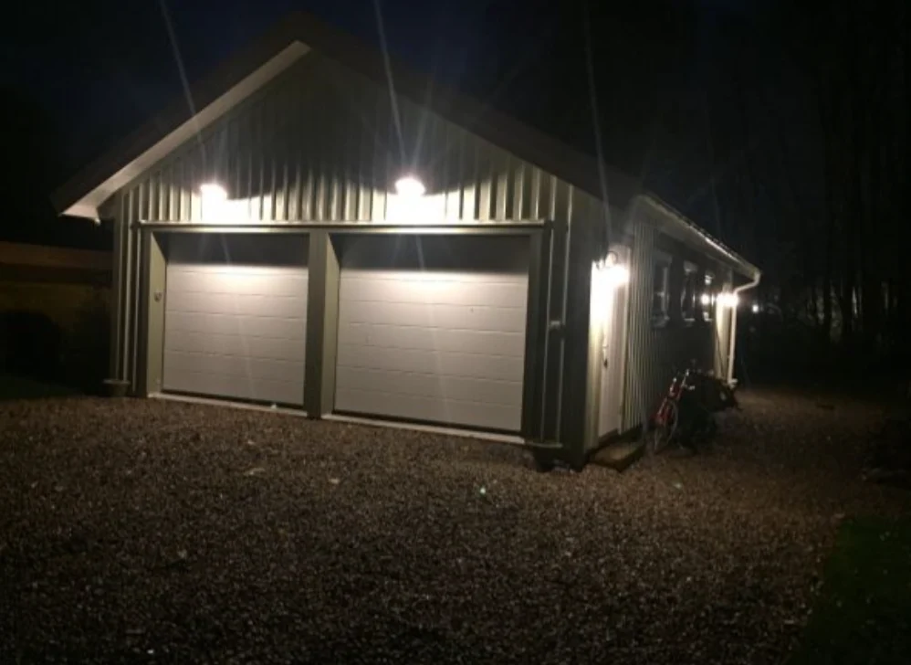 FASADBELYSNING STALL LED E27 Vit