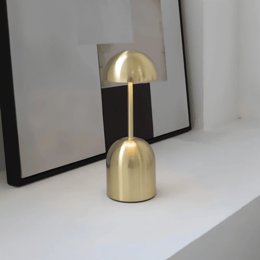 HalfOrb Bordslampa - Classy Metallisk LED-Lampa med Kupol Matt