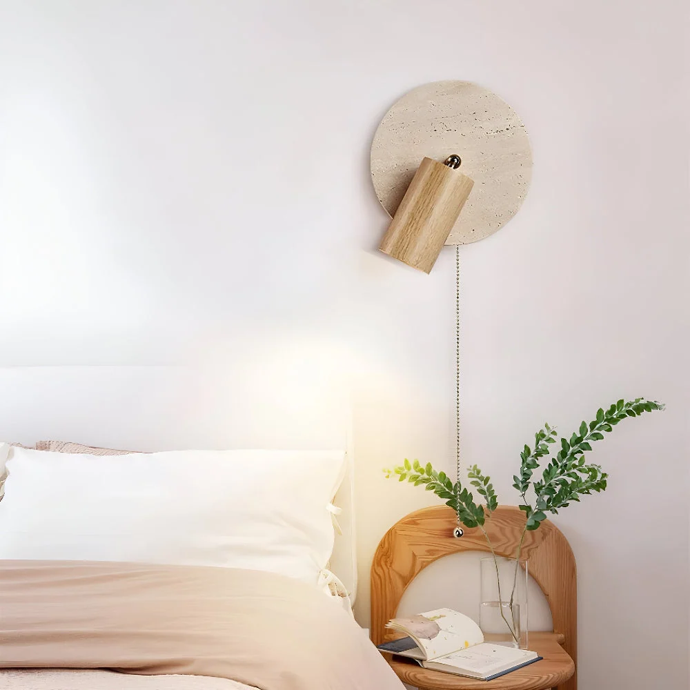 LumoStone – Ficka Rund LED Vägglampa | Svängbar Vägglampa i Travertin & Trä