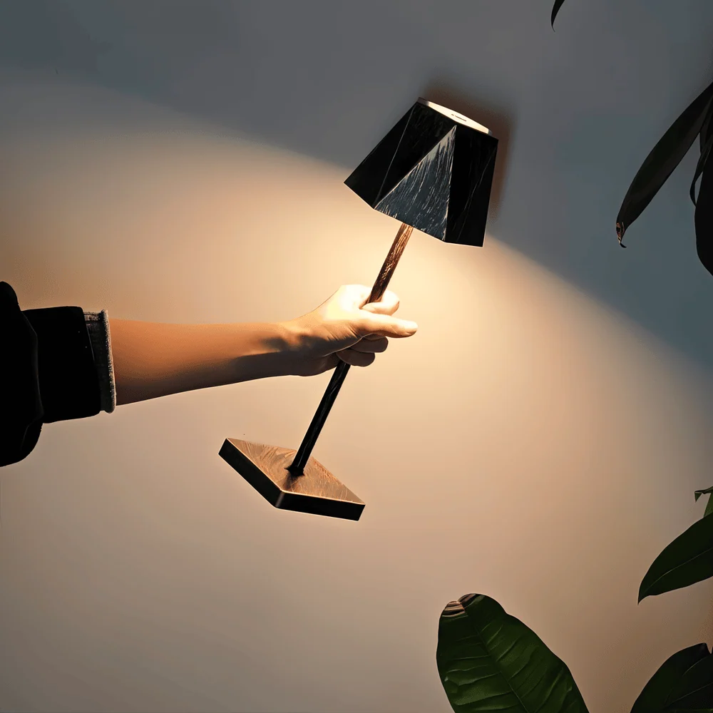 PolyLamp - Portabel Hexagonal LED-Bordslampa - Vattentät och Battery-powered Svart