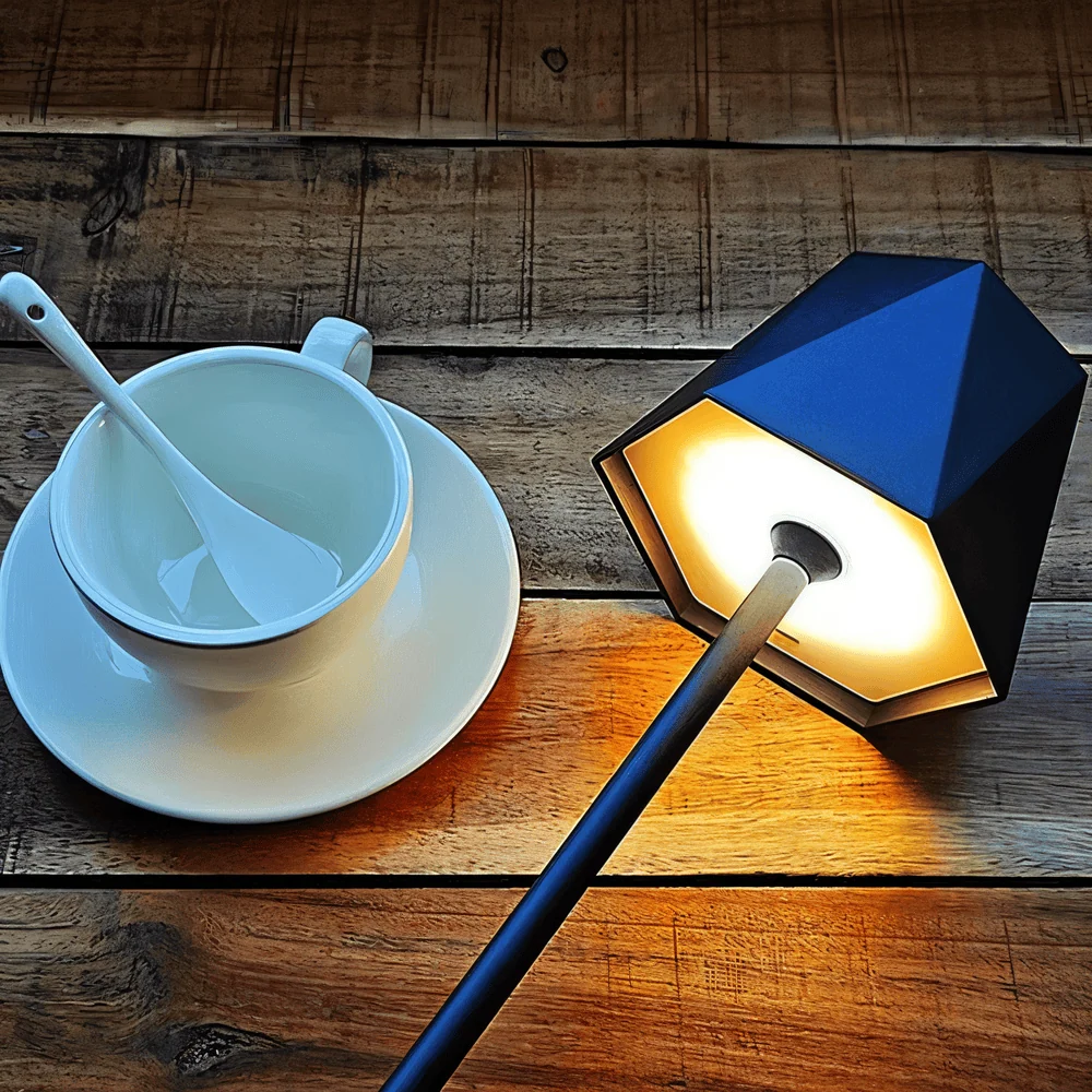 PolyLamp - Portabel Hexagonal LED-Bordslampa - Vattentät och Battery-powered Svart