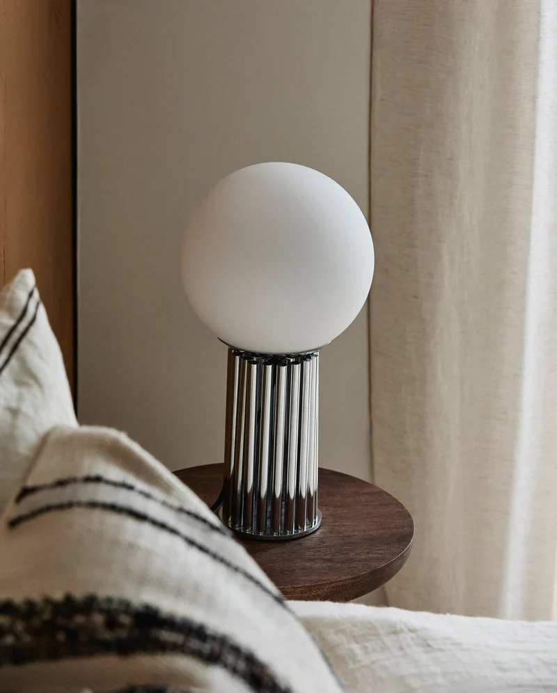 HERMOD Bordslampa - blank metall finish