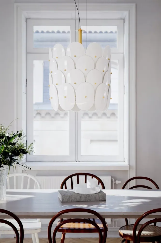 Omlott taklampa Ø50 cm mässing/vit