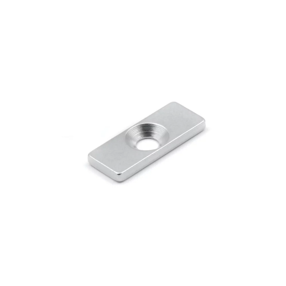 Countersunk metallplåt 30x12x3 mm