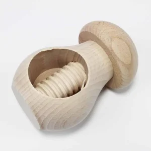 Nötknäckare/Nötkross/Nötknäppare med skruv, constructed i trä (bok), 10x6cm (4cm nöthål)