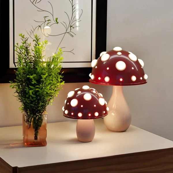 Amanita – Dimbart LED-bordslampa med varmvit belysning