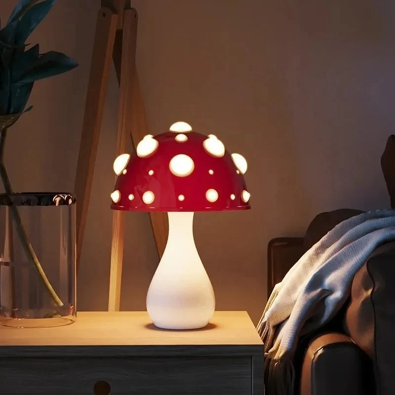 Amanita – Dimbart LED-bordslampa med varmvit belysning