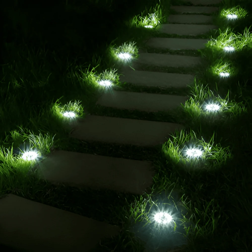 EcoGlow Terra – Miljömedveten Solcellsdriven LED-Trädgårdslampa Vit