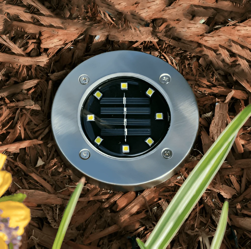 EcoGlow Terra – Miljömedveten Solcellsdriven LED-Trädgårdslampa Vit
