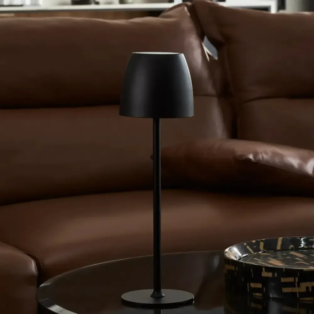 LjusLuxe - Wi-fi Bordslampa med Lyxig Design och Dimbar Funktion Svart