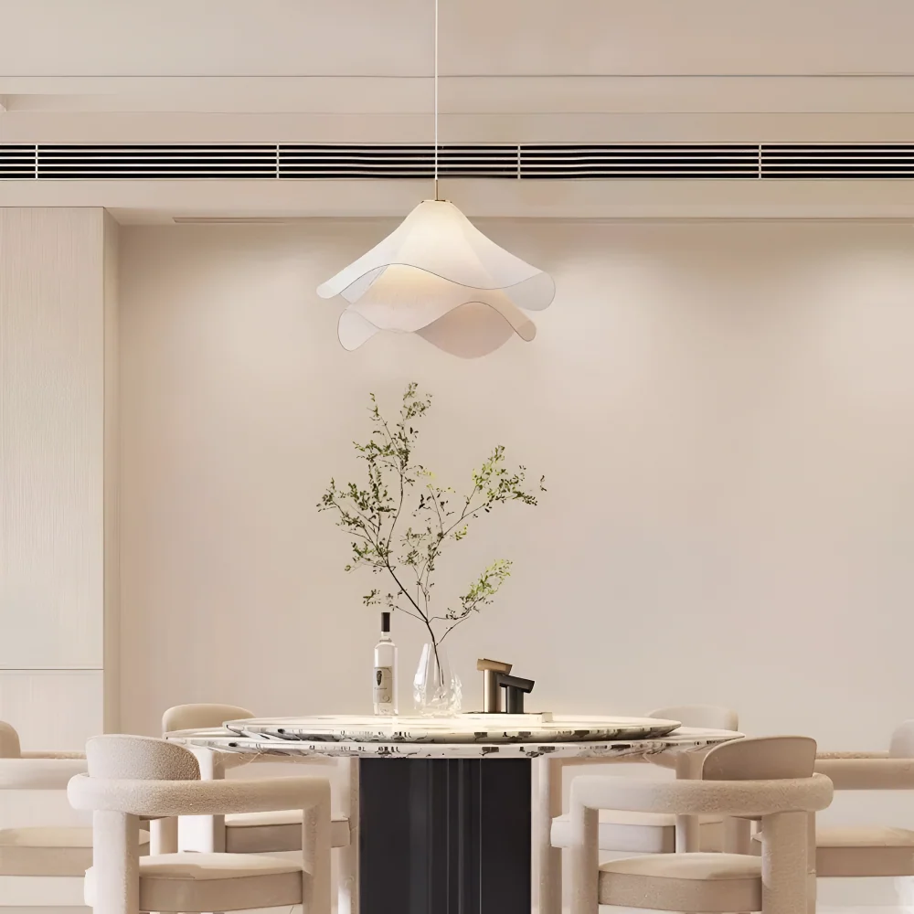 Japandi-inspirerad tygpendellampa - Minimalistisk blommig design taklampa för en lugn atmosfär