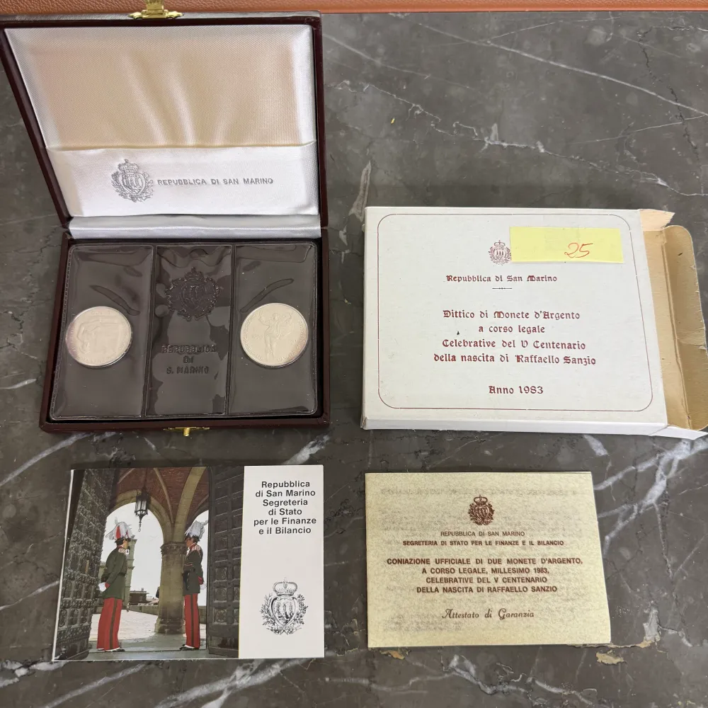 Silvermynt 500 1000 Lire Republiken San Marino V Hundraårsminnet av födelse Raffaello Sanzio 1983
