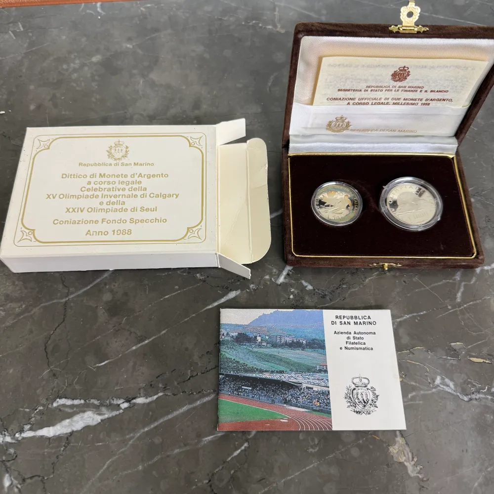 Silvermynt Republiken San Marino XV vinter-OS i Calgary och XXIV olympiska spelen i Seoul 1988