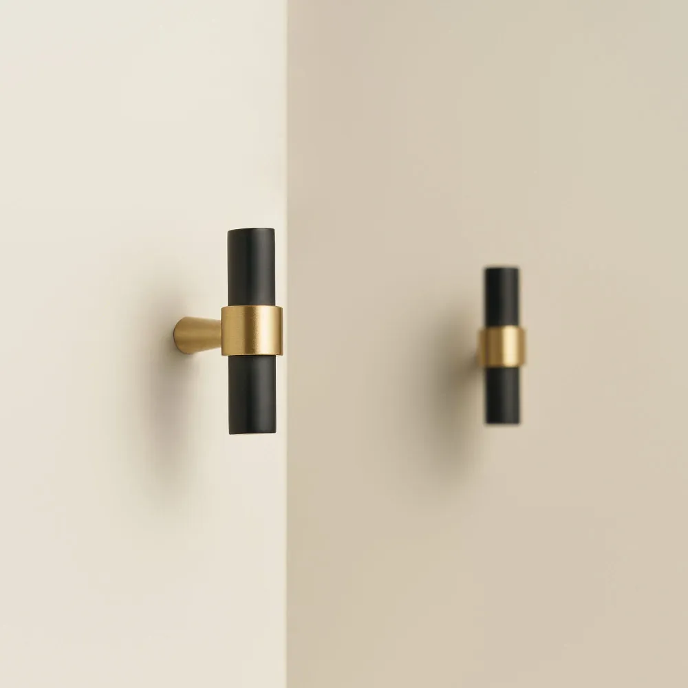 T-bar CH016A | Svart + Mässing