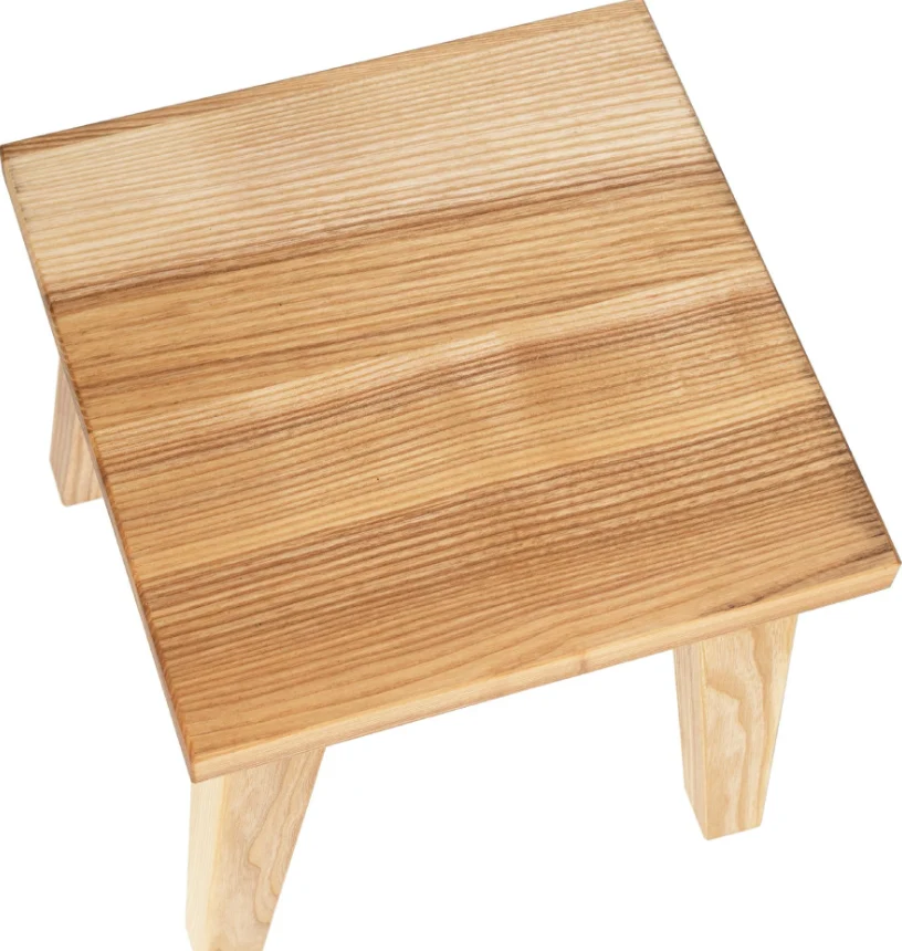 Liten träpall barnpall tillverkad av oljad ask - fotpall 27 x 27 x 27 cm