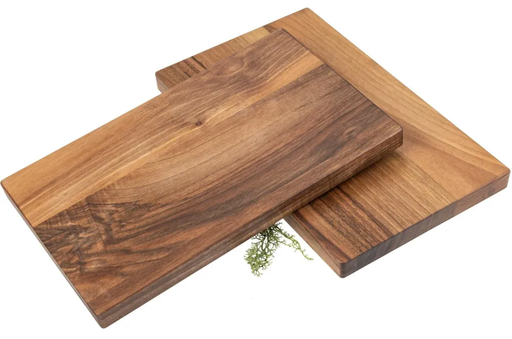 Rektangulär skärbräda av valnötsträ - 30 x 18 x 2 cm FSC®-oljad