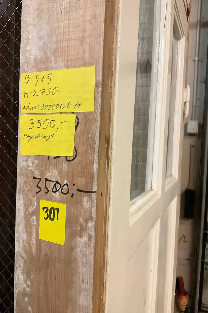 301. Dörr med glas och överljus