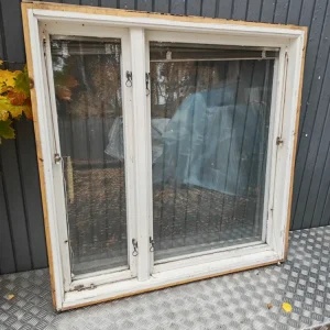 420A B120 H120 D13 BEHÖVER BYTA GLAS PÅ LILLA RUTAN PRIS 1500KR