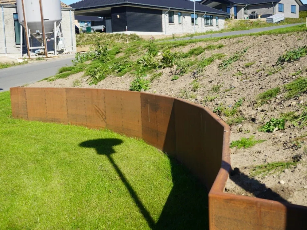 Cortenstål stödmur invändiga hörn 45°